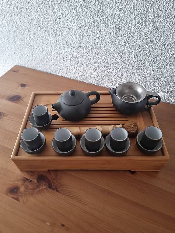 Geschirrsets: Teezeremonie Set – Gebraucht aus Sempach von Severin.Roth