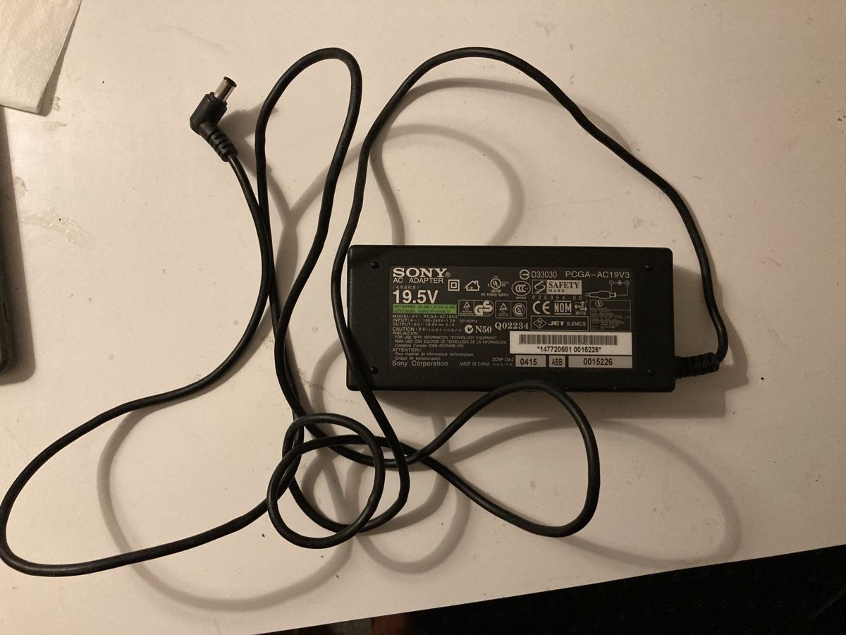 Sony Ladegerät: Sony PCGA-AC19V3 AC Adapter Ladegerät – Gebraucht aus Flawil von rcnkr