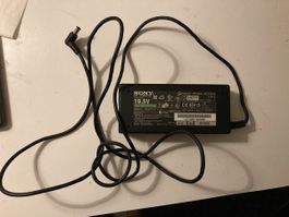 Sony PCGA-AC19V3 AC Adapter Ladegerät
