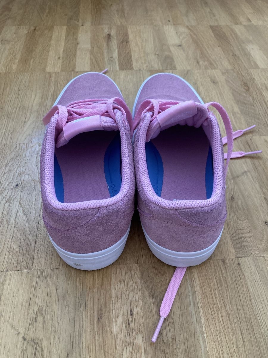 Nike Scarpe da donna: Nike Schuhe Grösse 38 – Usato da Zürich venduto da Retrogirl 2