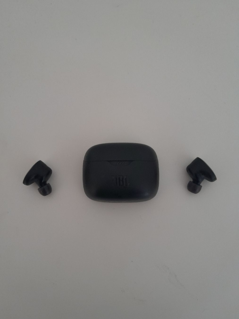 JBL Cuffie: JBL Tune Buds Bluetooth Kopfhörer – Usato da Derendingen venduto da MKGartenpflege26