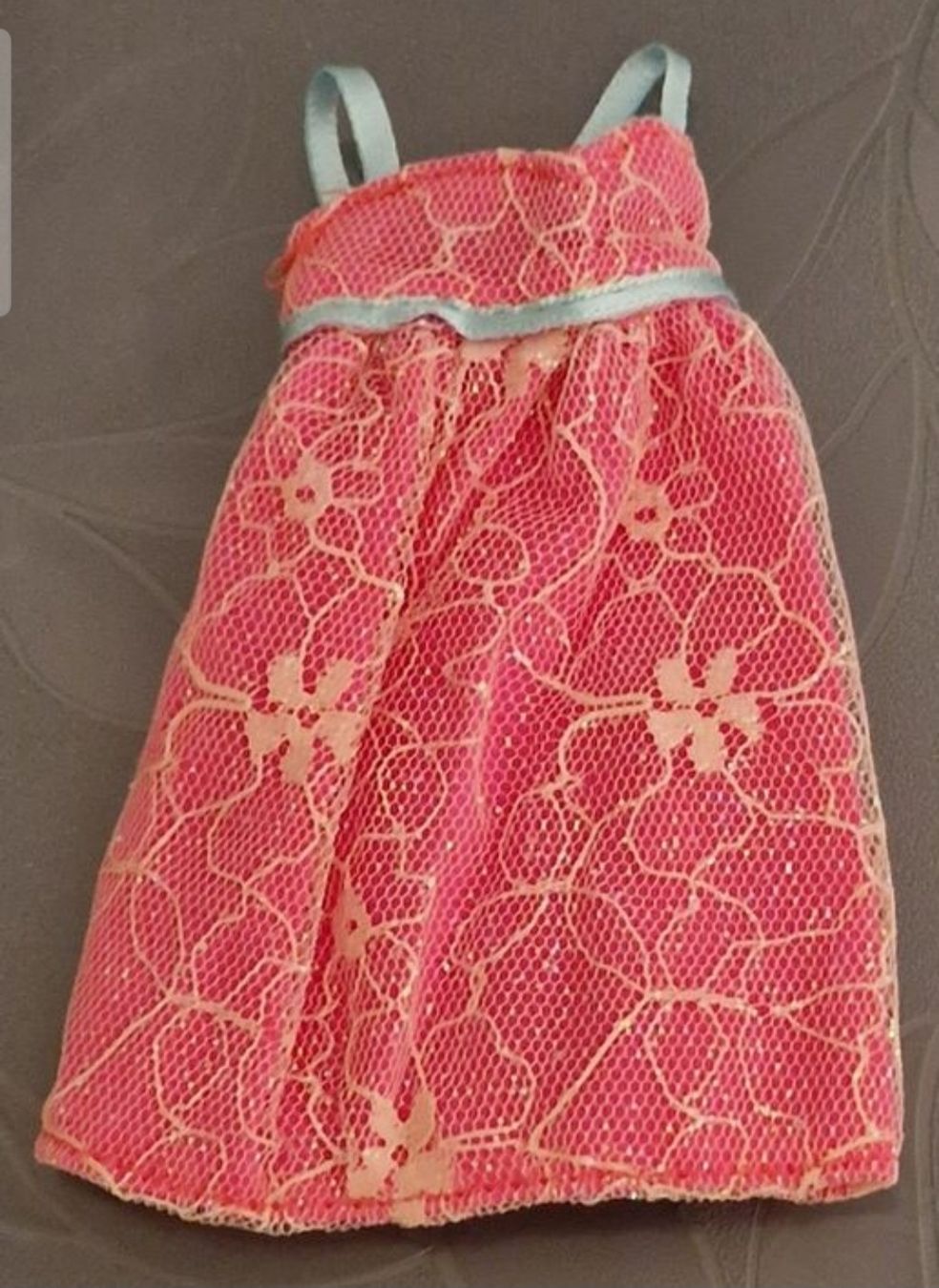 Bambole: Robe pour Barbie – Usato da Couvet venduto da Pioune