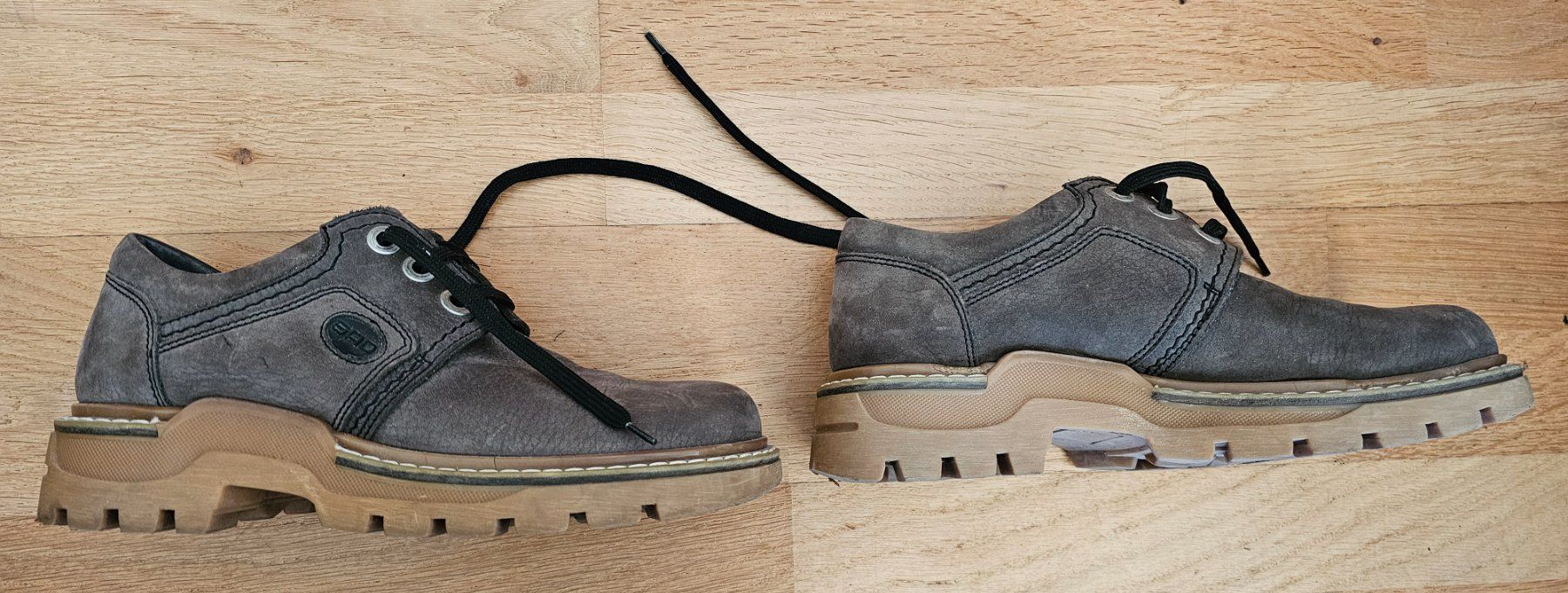 Damenschuhe: Chaussures en cuir - Taille 38 – Gebraucht aus Court von Jovi2 2