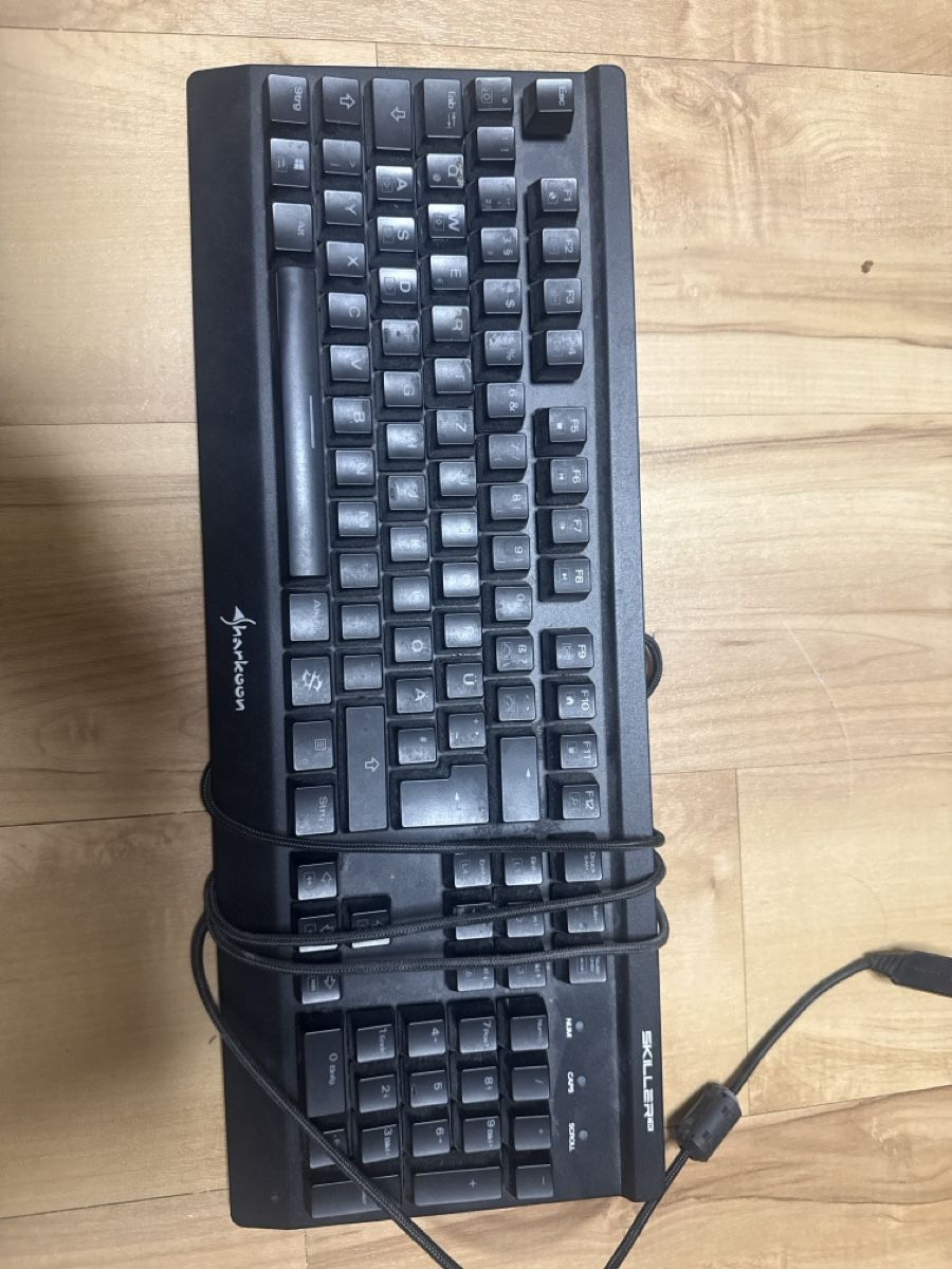 Sharkoon Tastiere: Sharkoon Tastatur & Gaming Maus Set – Usato da Auw venduto da kue_h5ww 3