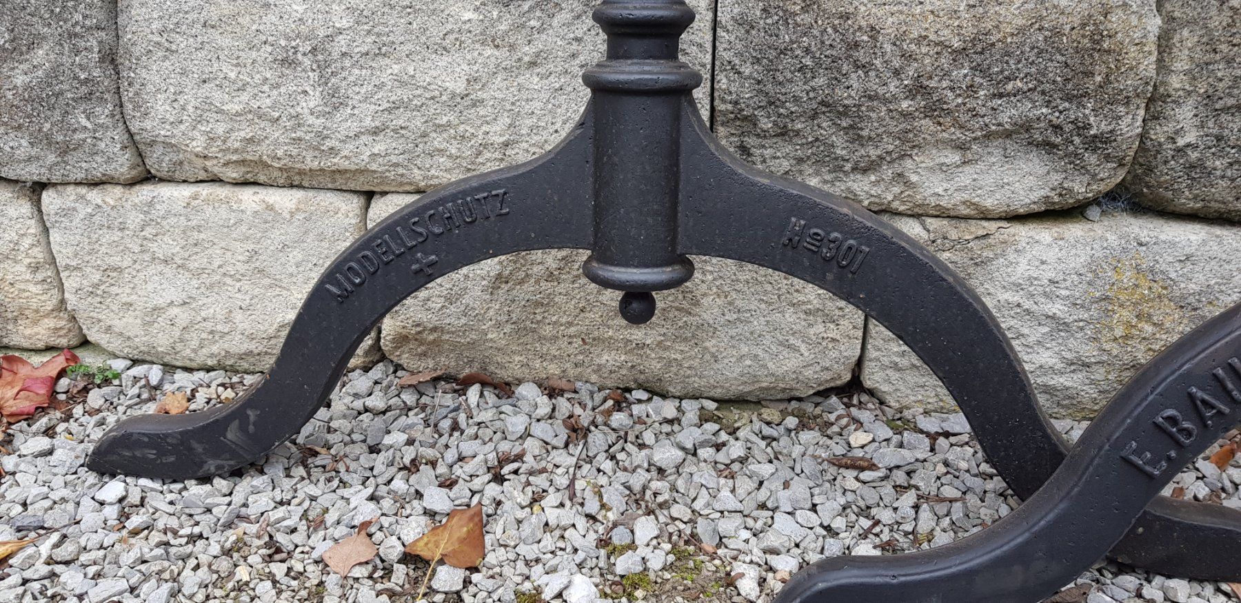 Altri mobili: Gussfüsse breit Horgen – Usato da Uesslingen venduto da 1Atelier 3