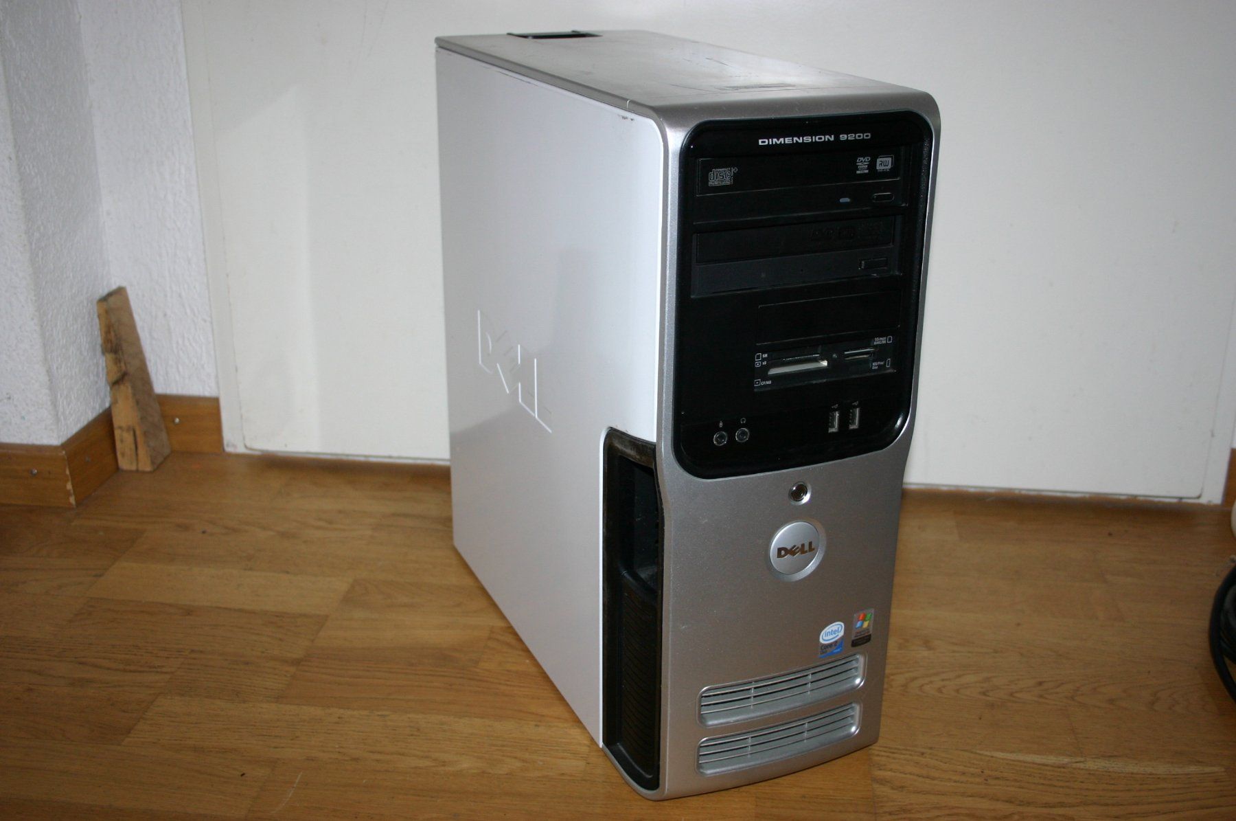Dell PC: DELL Dimension 9200 mit XP 32Bit neu installiert – Usato da Stettlen venduto da Bigjm