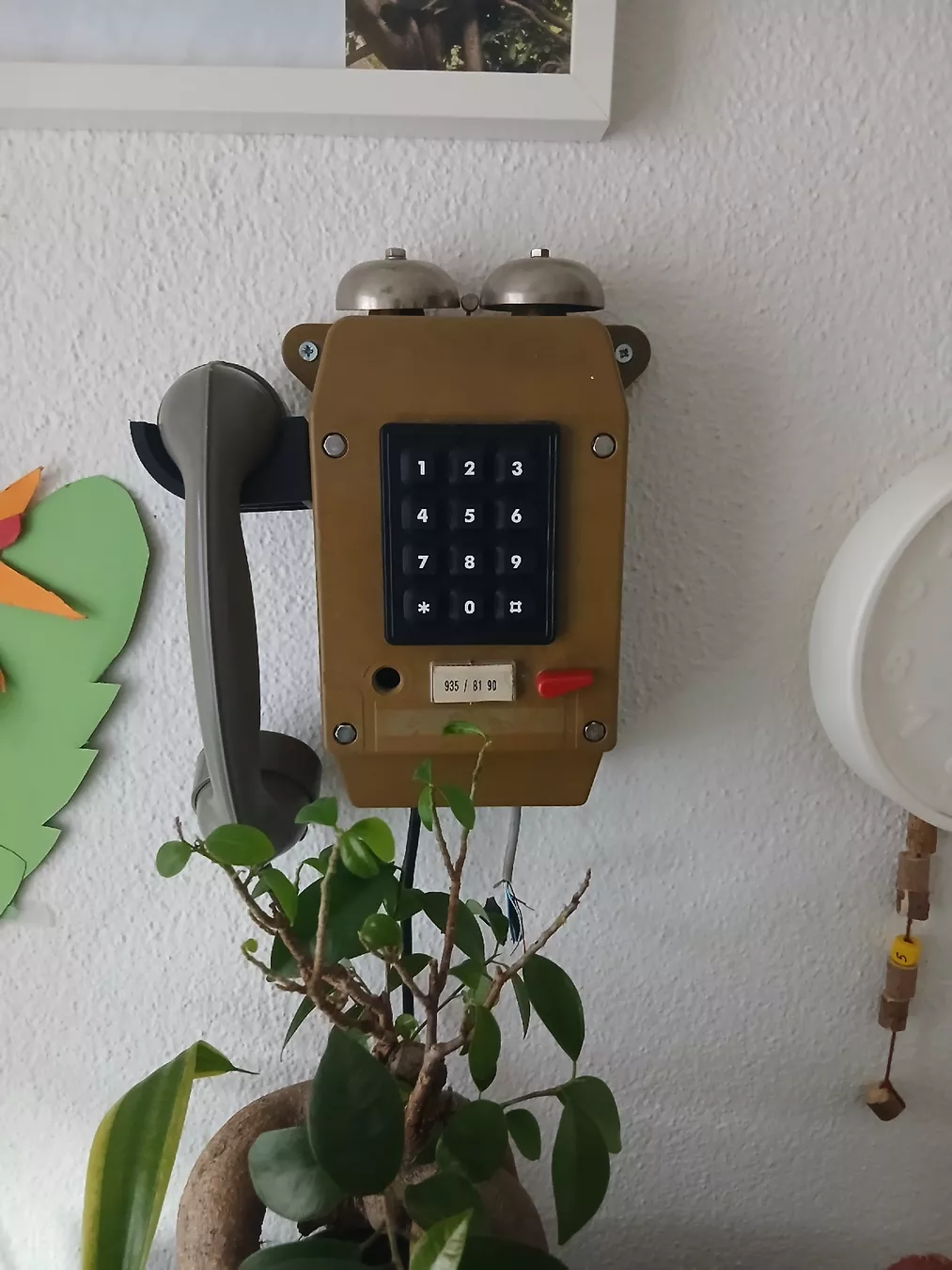 Telefone: Altes Wandtelefon der Armee – Gebraucht aus Muri AG von ang_dk2j