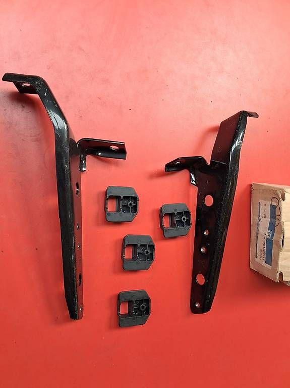 Tutti pezzi di ricambio auto: Opel Stossstangenhalter 16 14 070 – Usato da Huttwil venduto da kadett_78 2