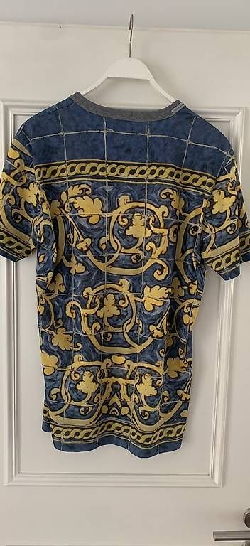 Dolce & Gabbana T-shirt: Dolce & Gabbana T-Shirt – Usato da Zürich venduto da oli_gs9k 1
