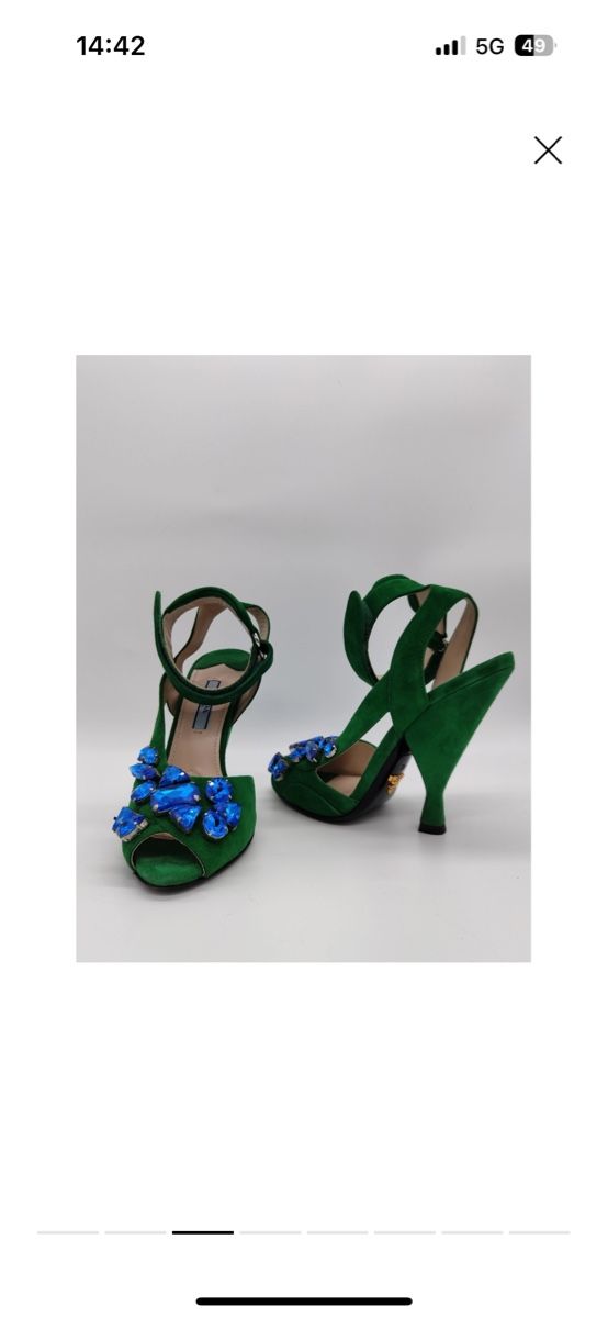 Prada Scarpe da donna: Prada Runway Green Suede Crystal Sandals size 39 – Usato da Worblaufen venduto da ble_8s65