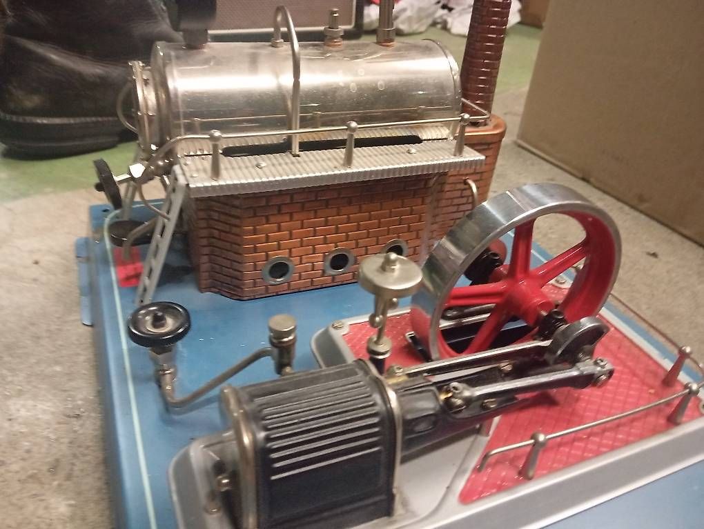 Wilesco Kit di modellismo & Modellini statici: Dampfmaschine von wilesco – Usato da Basel venduto da Petergunn 1