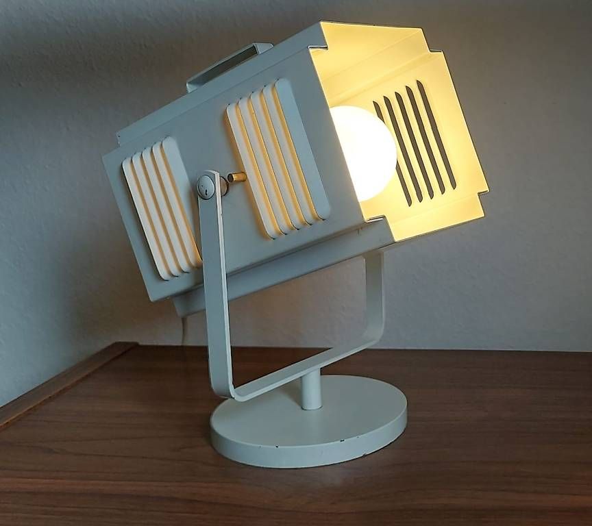 Lampen: Industriedesign Vintage Leuchte - Metall, einzigartiger Look – Gebraucht aus Gümligen von VIN-TAGE-ZONE