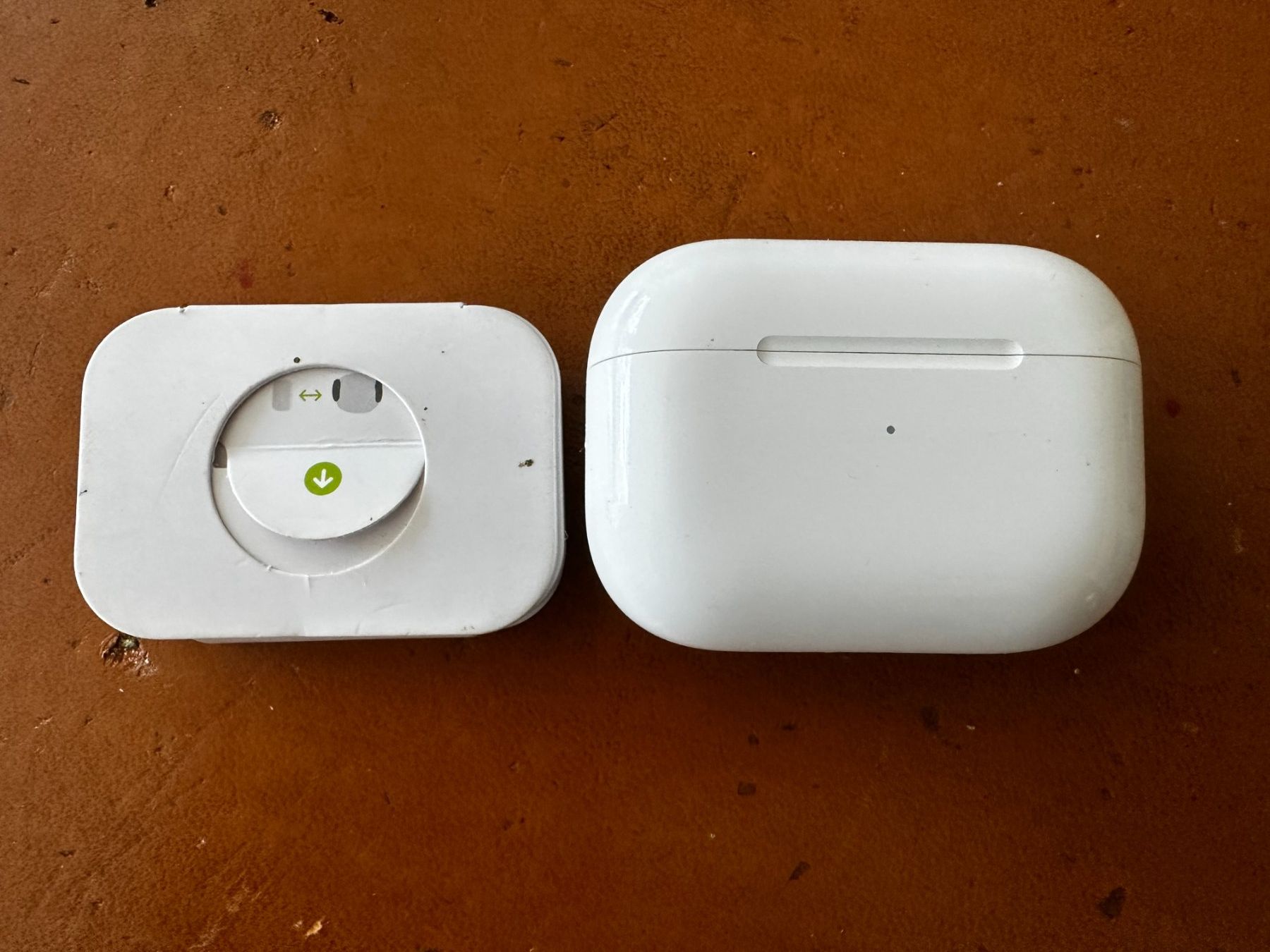 Apple Casques audio: Apple AirPods Pro 2, Lightning Anschluss – D'occasion à Stäfa par deebeecee 6