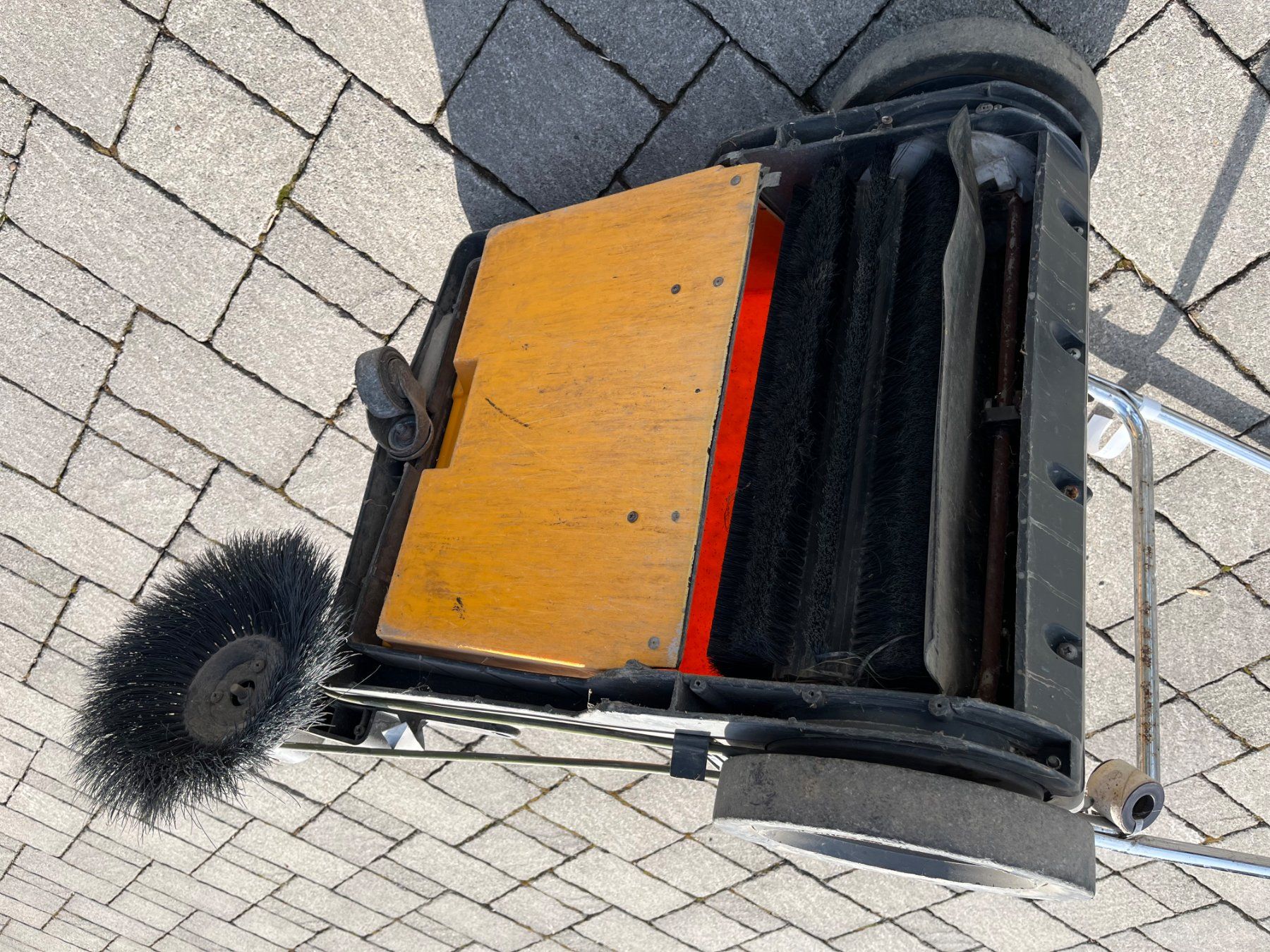 Tutte le macchine: Kehrmaschine WAP BK800 – Usato da Wolfhausen venduto da zottel4 4