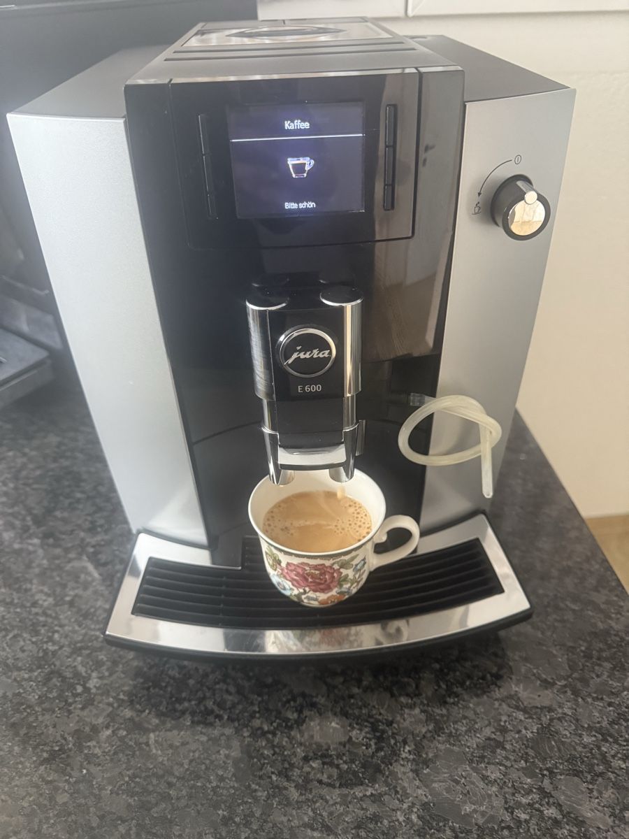 Jura Macchine per caffè & Macchine per espresso: Jura E600 – Usato da Buttikon SZ venduto da KaffeeGenussBronja 2