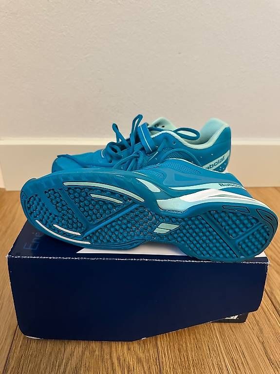 Chaussures hommes: Men Tennis shoes size 41 – D'occasion à Gentilino par sar_6wzk 1