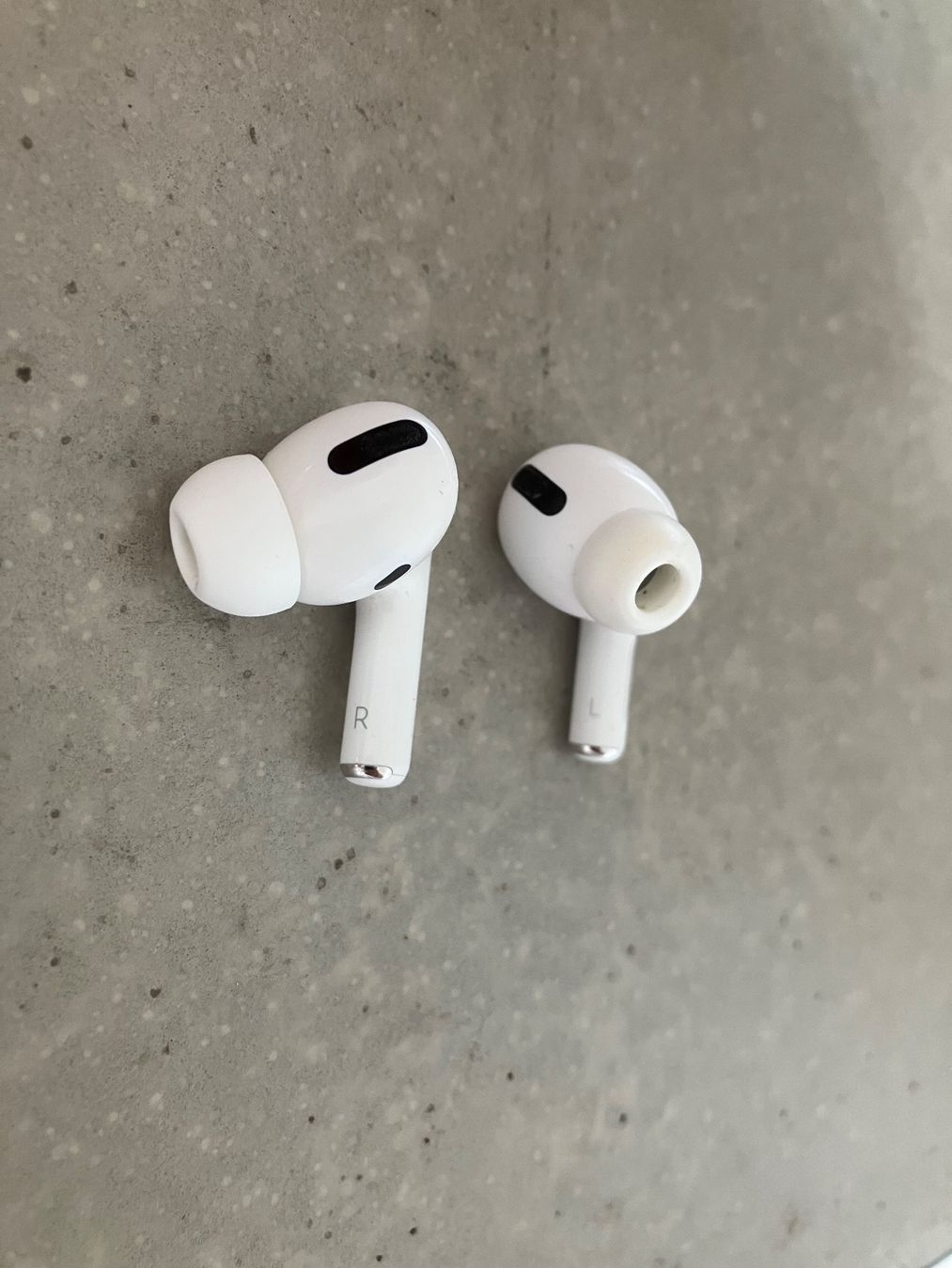 Apple Cuffie: APPLE Air Pods Pro 1 – Usato da Lausanne venduto da mr.v 4