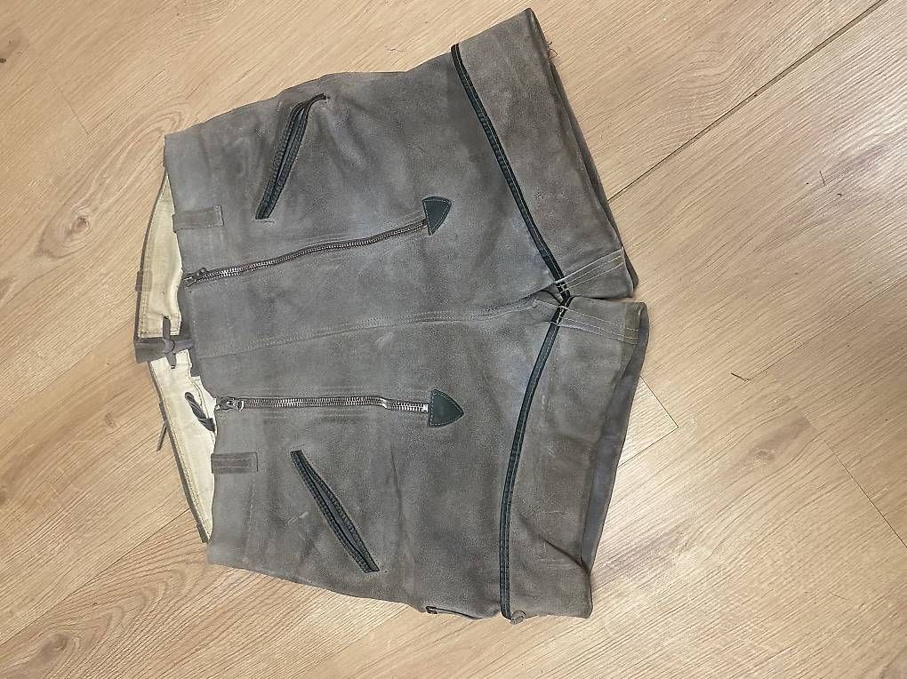 Hosen: Tracht Hosen  – Gebraucht aus Stein am Rhein von kar_9lmg