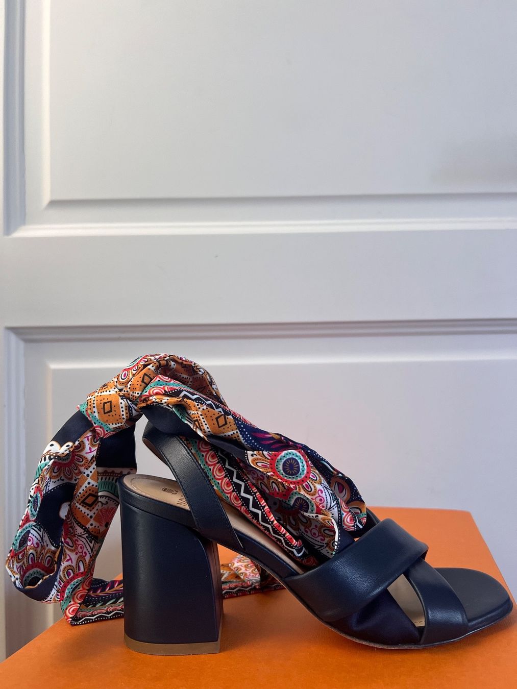 Navyboot Scarpe da donna: Navyboot Tie-up Sandals – Usato da Corsier-sur-Vevey venduto da Kristina.Nova 2