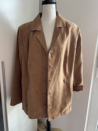 HELLBRAUNE WILDLEDERJACKE MIT KNÖPFEN