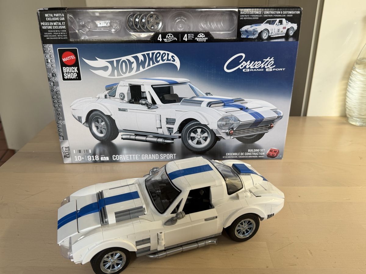 Hot Wheels Giocattoli: Hot Wheels Brick Corvette – Usato da Basel venduto da Touri94