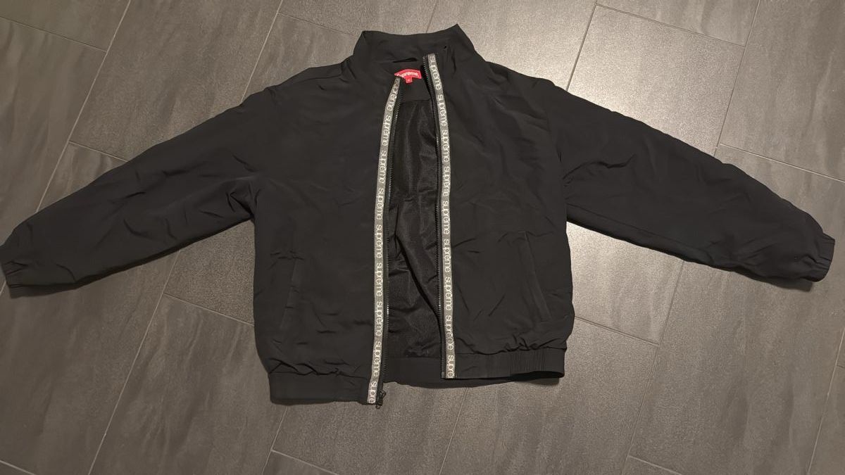 Supreme Giacche: Originale Supreme classic Logo taping track Jacke - M – Usato da Kreuzlingen venduto da Tonez