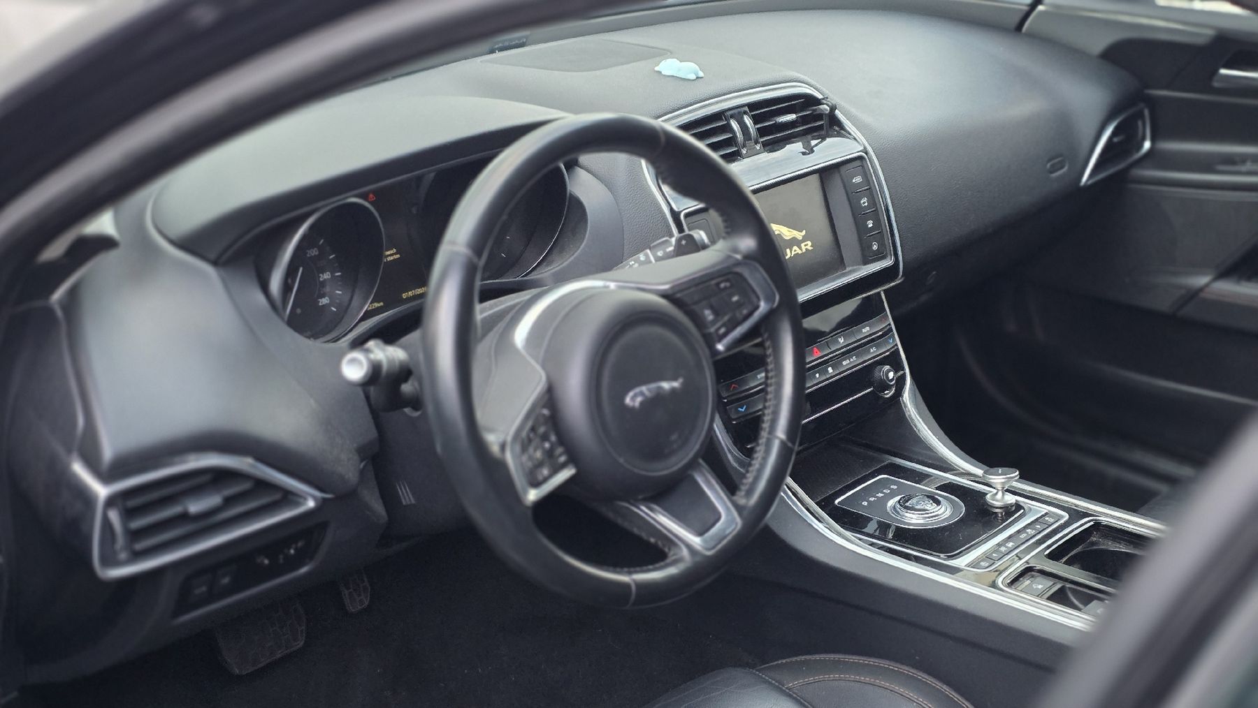 Jaguar Autos: jaguar XE 20 D 2018 Export – Gebraucht aus Rheineck von NMA2025 5