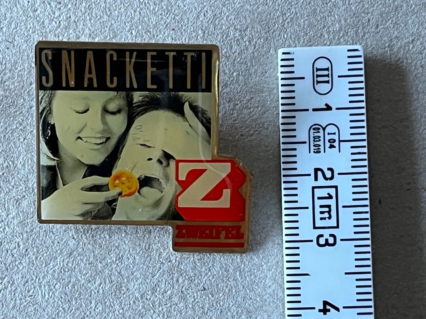 Plaketten & Abzeichen: 2 Zweifel Pins – Gebraucht aus Zürich von Gurkis 5