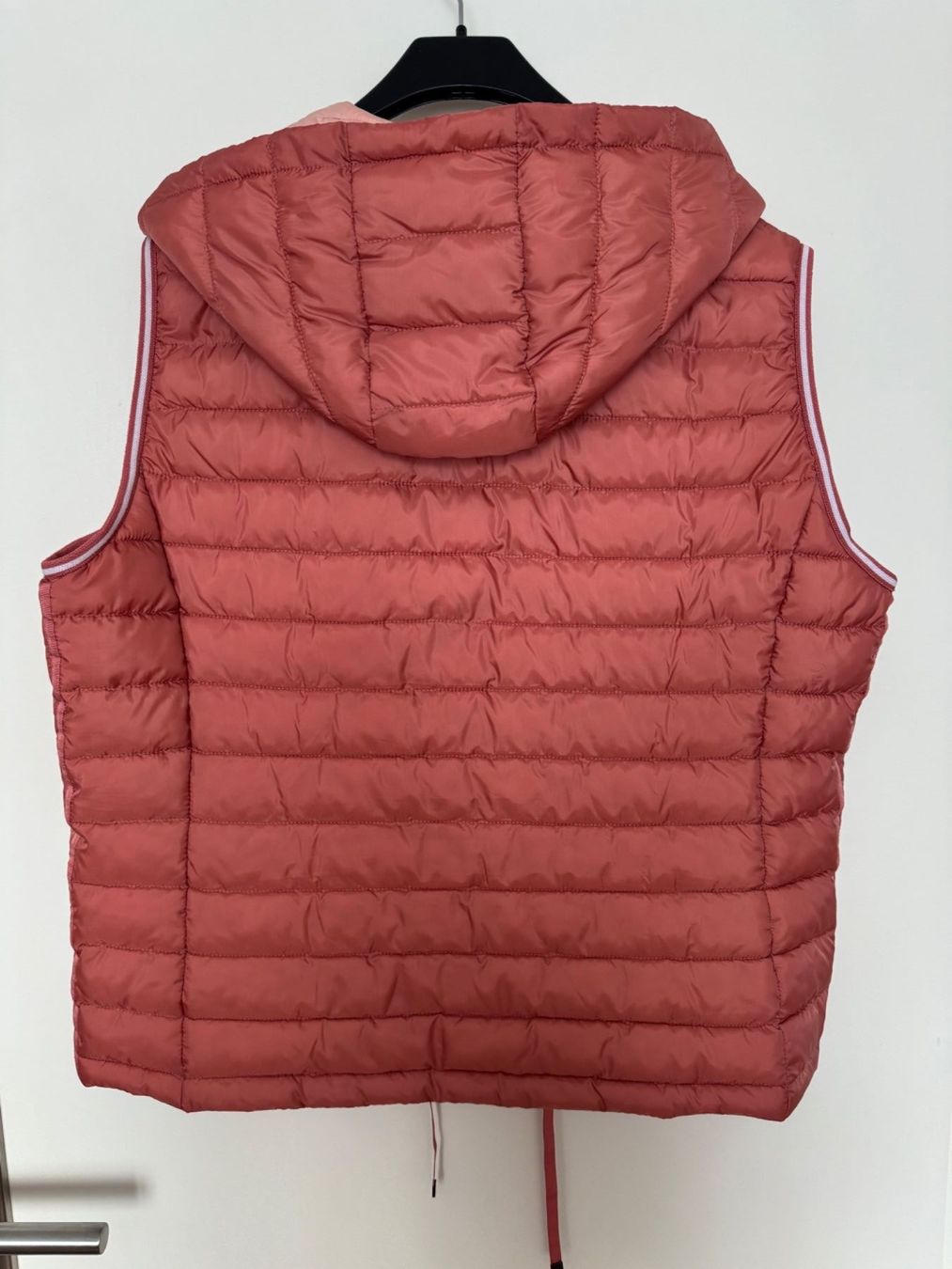 Gilet & Giacche senza maniche: Steppweste mit Kapuze NEU! – Nuovo e nell'imballaggio originale da Horgen venduto da Hotrova448 1