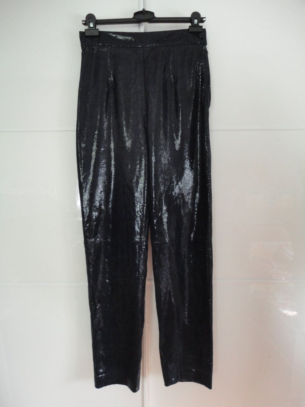 Pantaloni: Lederhose Gr. 36, dunkelblau VERSAND – Nuovo (secondo la descrizione) da Strengelbach venduto da Traumgarten