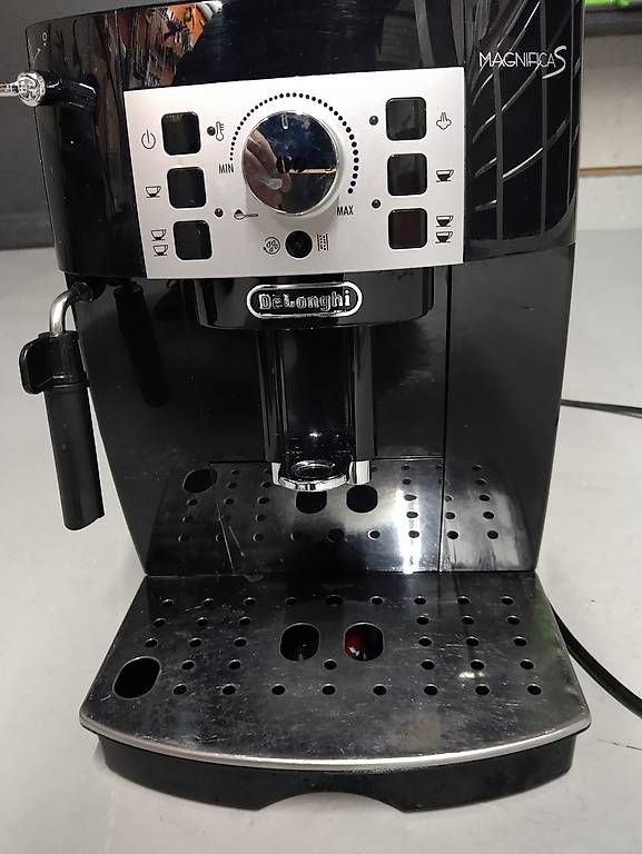 Machines à café & Machines à expresso: De'Longhi Magnifica S – D'occasion à Winterthur par tst_twx7