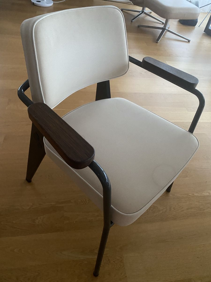 Vitra Poltrone: Sammlerstücke - 2 Vitra Jean Prouvé RAW Special Edition – Usato da Jona venduto da WPB 1