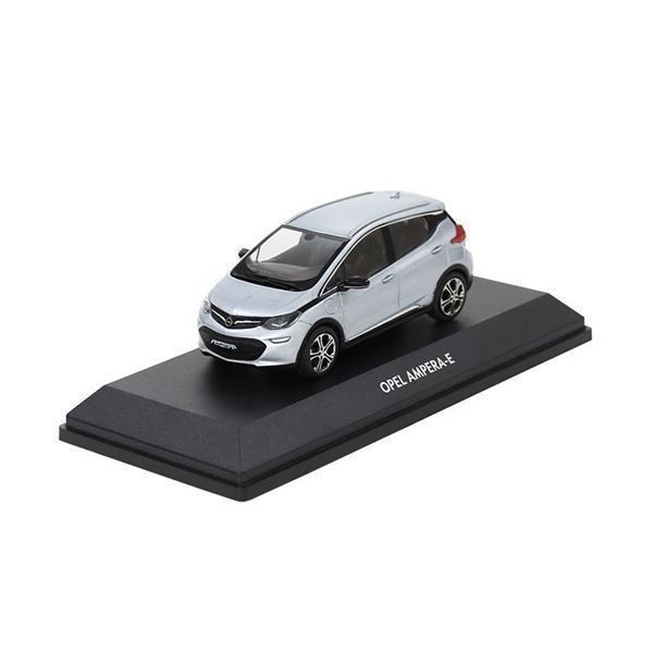 Opel Modellini d'auto: Opel Ampera e B seit 2017 silber met. / schwarz   1:43 – Nuovo e nell'imballaggio originale da Gerlafingen venduto da espero88 1