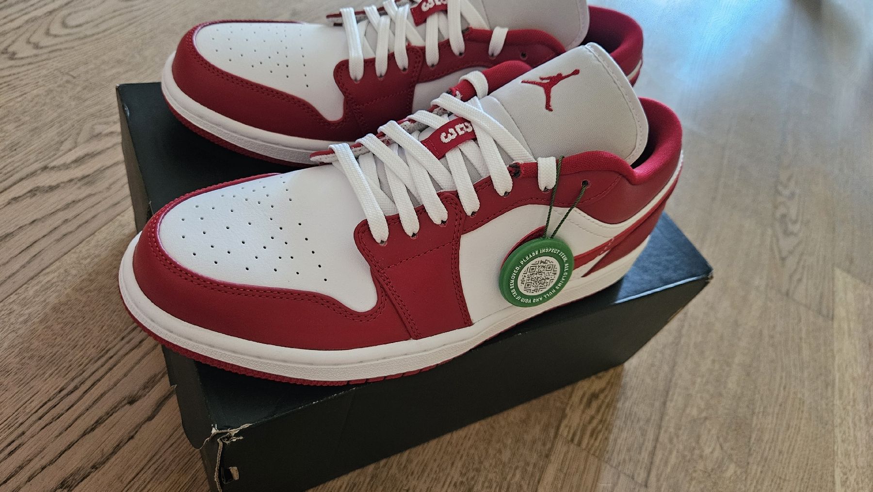 Jordan Herrenschuhe: Air Jordan 1Low – Neu und originalverpackt aus Bülach von Qli_s9fg