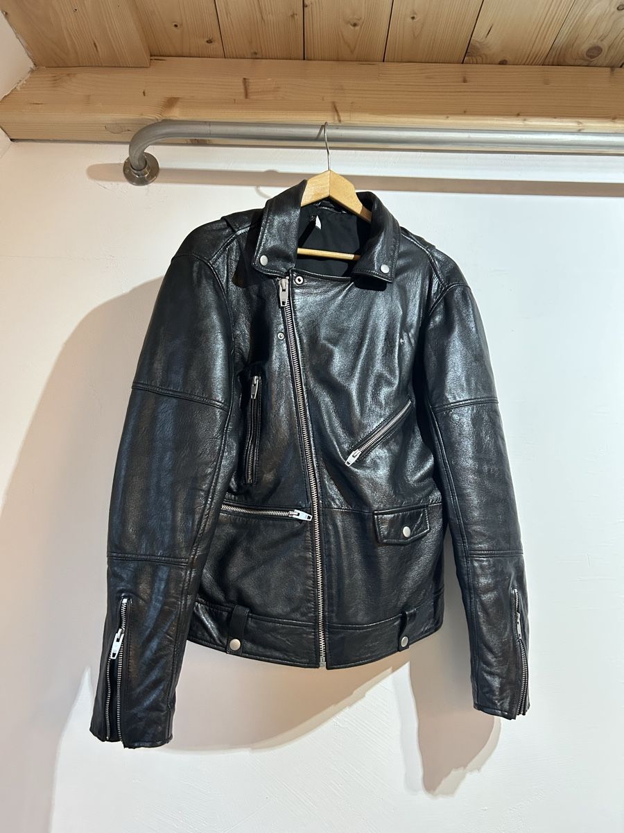 Zara Giacche: Schwarze Lederjacke von Zara – Usato da Zürich venduto da lazaro.99 1