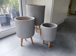 3 cache pots, jardinières