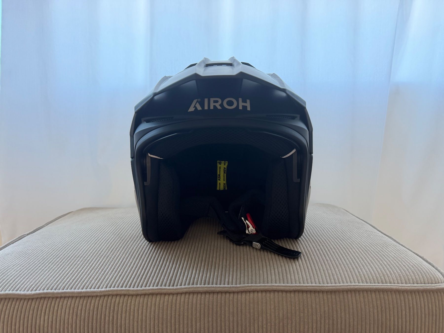Airoh Casques & visières: Jethelm Airoh Grösse S – D'occasion à Buochs par Jafa4