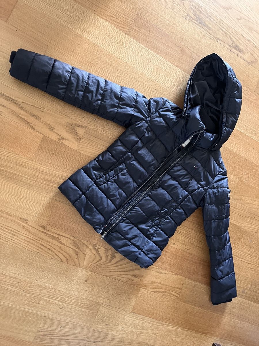 Tommy Hilfiger Giacche: Tommy Hilfiger Winterjacke, Gr. S, Dunkelblau – Usato da Zürich venduto da MariaSusanne 1
