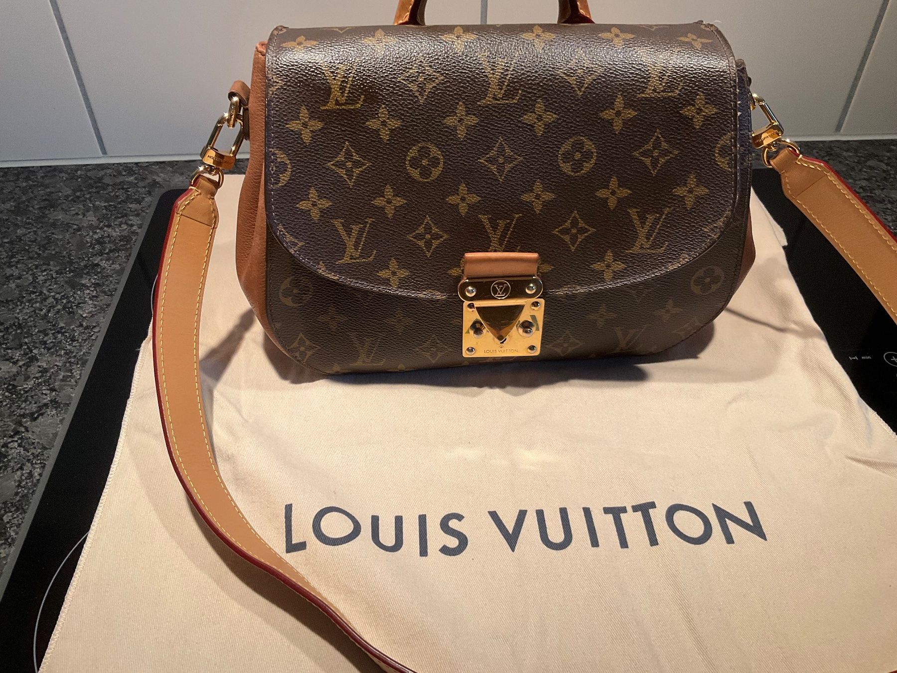 Louis Vuitton Borse da donna: Pochette Éden MM Monogram Vuitton – Usato da Murten venduto da Louis1954