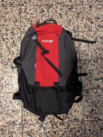 Rucksack Hi-Tec rot/grau gute Zustand