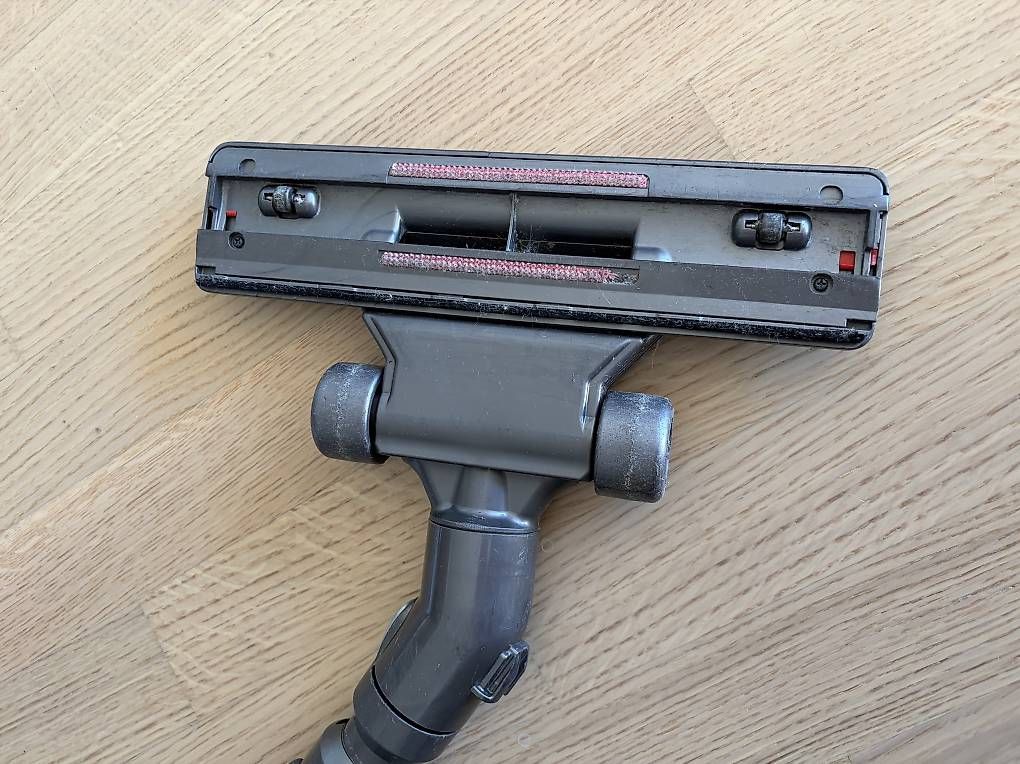 Dyson Staubsauger & Zubehör: Dyson flache Bürste mit Teleskoprohr – Gebraucht aus Dübendorf von laser_91 3