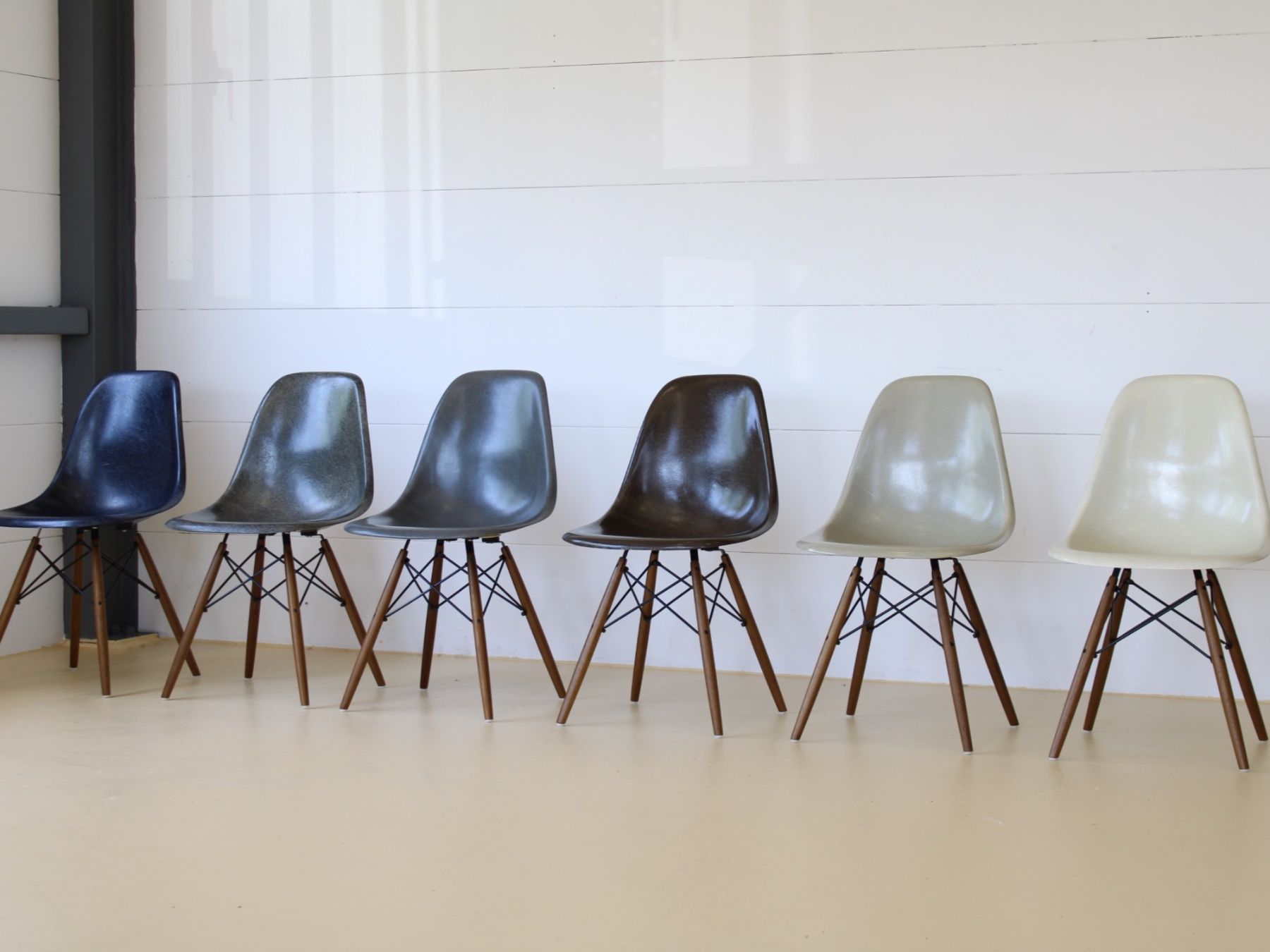 Herman Miller Stühle: Eames Fiberglas Stühle, Hermann Miller – Gebraucht aus Meinisberg von atelier_TILIJA 9