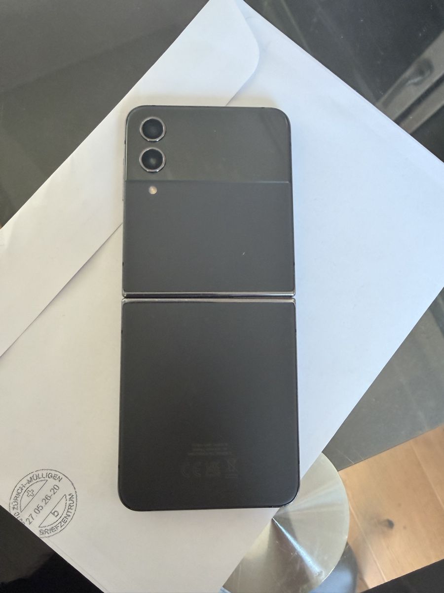Samsung Telefoni cellulari / Smartphones: Galaxy Z Flip 4 - 256GB – Usato da Höri venduto da Binary_tech_ch 8
