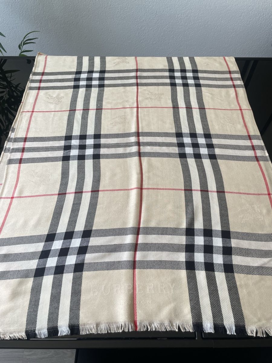 Foulard & Sciarpe: Trendiger Schal / Neu – Nuovo e nell'imballaggio originale da Biel/Bienne venduto da Bolagol9