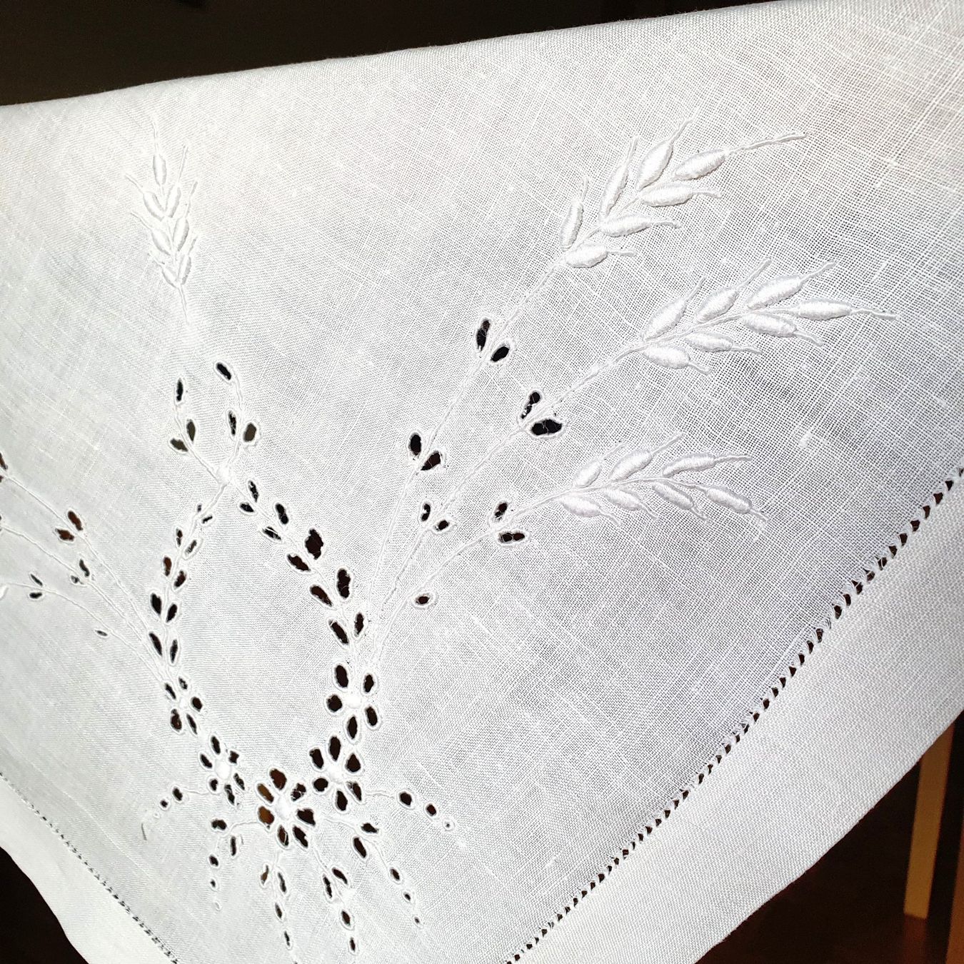 Altra biancheria da tavola: Ancienne nappe brodée main, 76 x 78 cm – Usato da Lausanne venduto da venise001