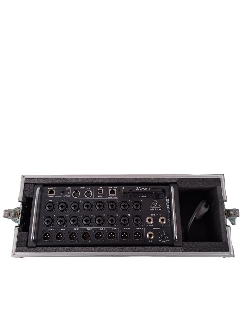 Behringer Console di mixaggio: Behringer X Air XR18 - Thon Case XR18 Bundle – Usato da Männedorf venduto da Restwert_Maennedorf 2