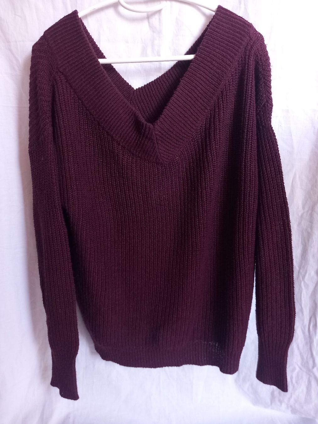 Only Pulls & Sweat-shirts: Pull bordeaux col en V ONLY – D'occasion à Faoug par per_kp6r