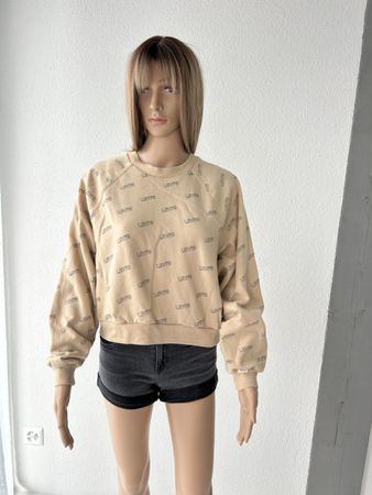 Levi's beige sweatshirt. Size M. Stylish for autumn!