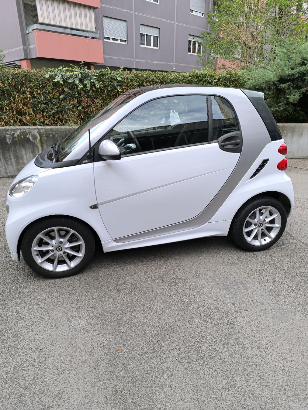 Automobili: Smart fortwo coupe mhd  – Usato da Basel venduto da Kutti 2