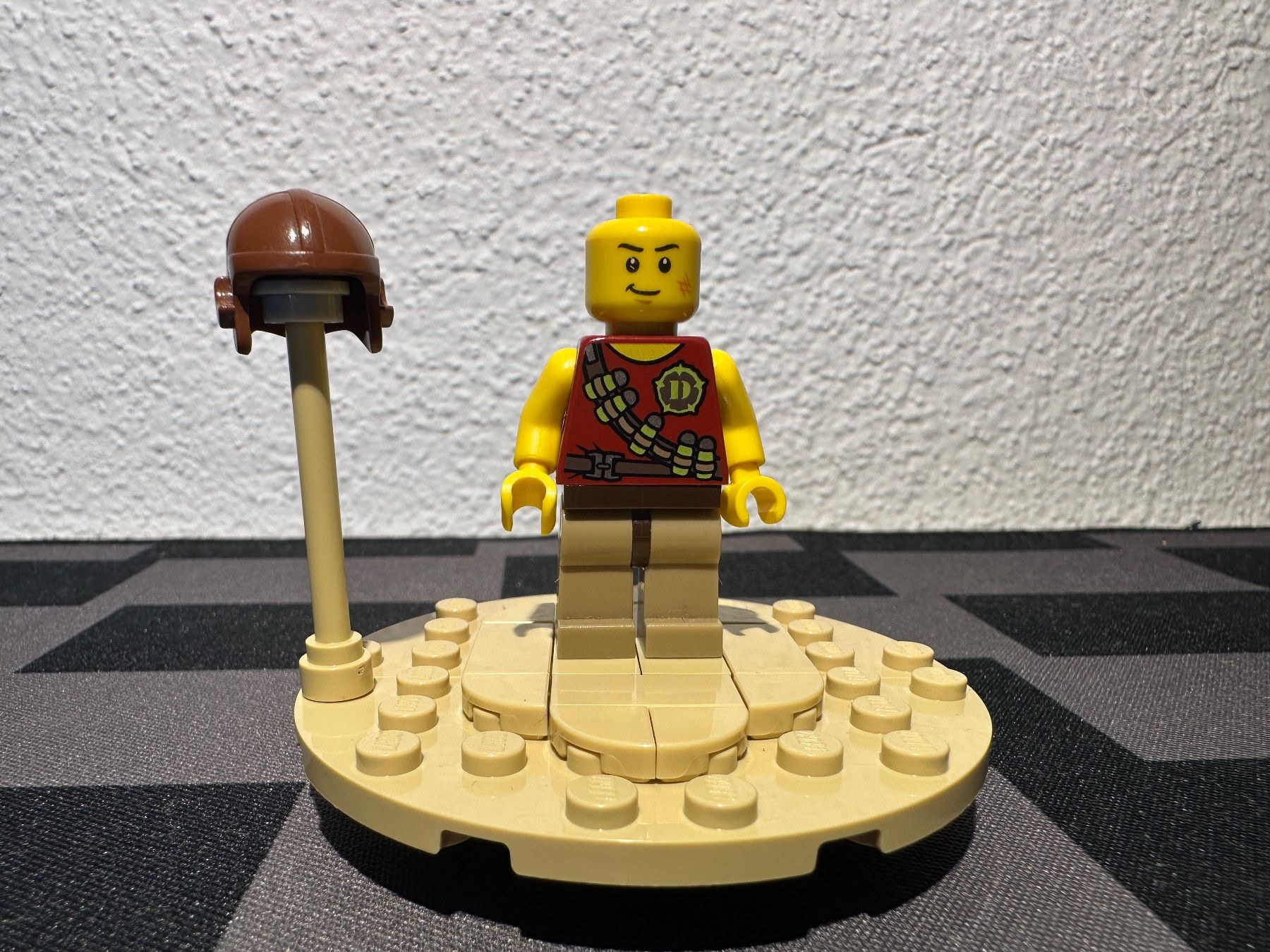 Lego Baukästen: Lego Figur dino001 Hero - Tranquilizer Belt – Gebraucht aus Kappel SO von MyFunBox 1